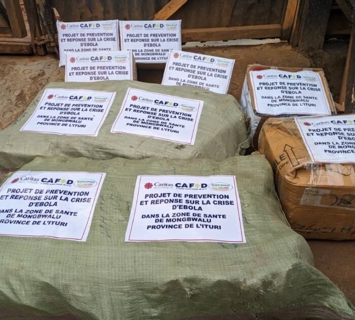 Ituri : SOCOAC renforce la riposte contre Ebola avec un don d&rsquo;équipements de protection à Mongbwalu
