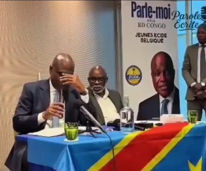 Martin Fayulu ému aux larmes lors d&rsquo;une rencontre avec les jeunes de l&rsquo;ECiDé à Bruxelles