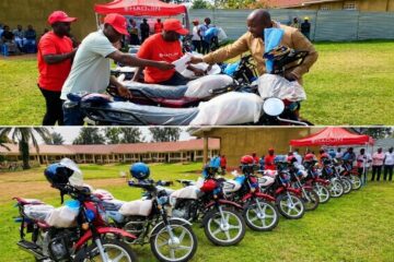 Beni : 10 motos Haojin remises aux enseignants du Complexe scolaire Prince de la Paix par la maison Palos